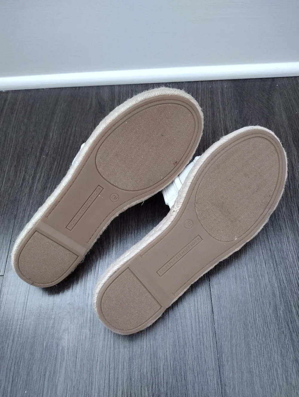 Tommy Hilfiger Hadjea Espadrille Slip-On Flat Sandals Women's size 7 LIKE NEW